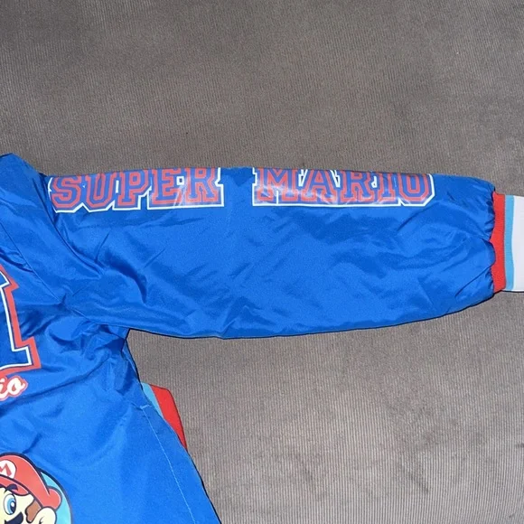 Super Mario Jacket - Picture 3 of 5